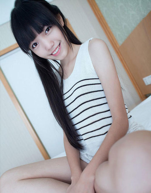 <b>看了新来美女与老板的对话,老衲震精了</b>