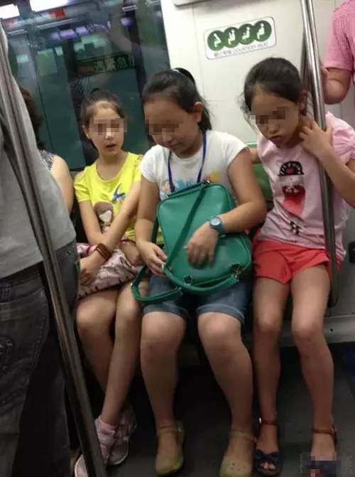 九张图告诉你不要和胖子坐一块,不然……