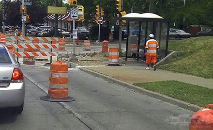 生平撞衫无数,但这次撞得最伤