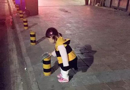 生平撞衫无数,但这次撞得最伤