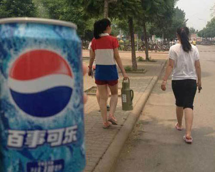 生平撞衫无数,但这次撞得最伤