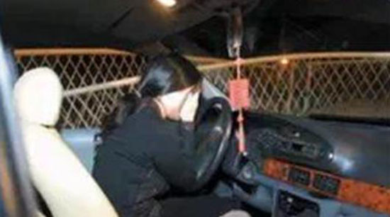 爆笑:前方女司机出没,众生多小心