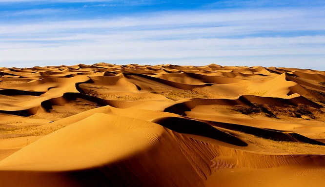 描写腾格里沙漠的散文