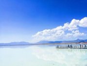 关于描写茶卡盐湖的散文:千与千寻的天空之